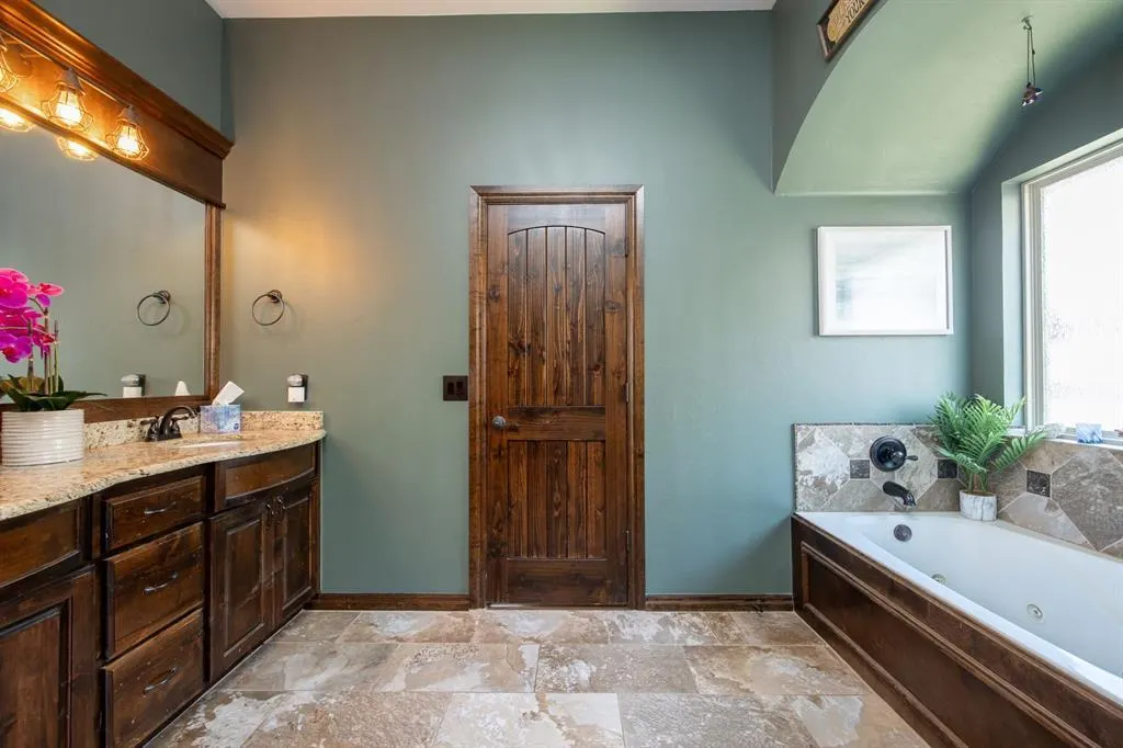 Photo 15 — 18121 Haslemere Lane, Edmond, OK 73012