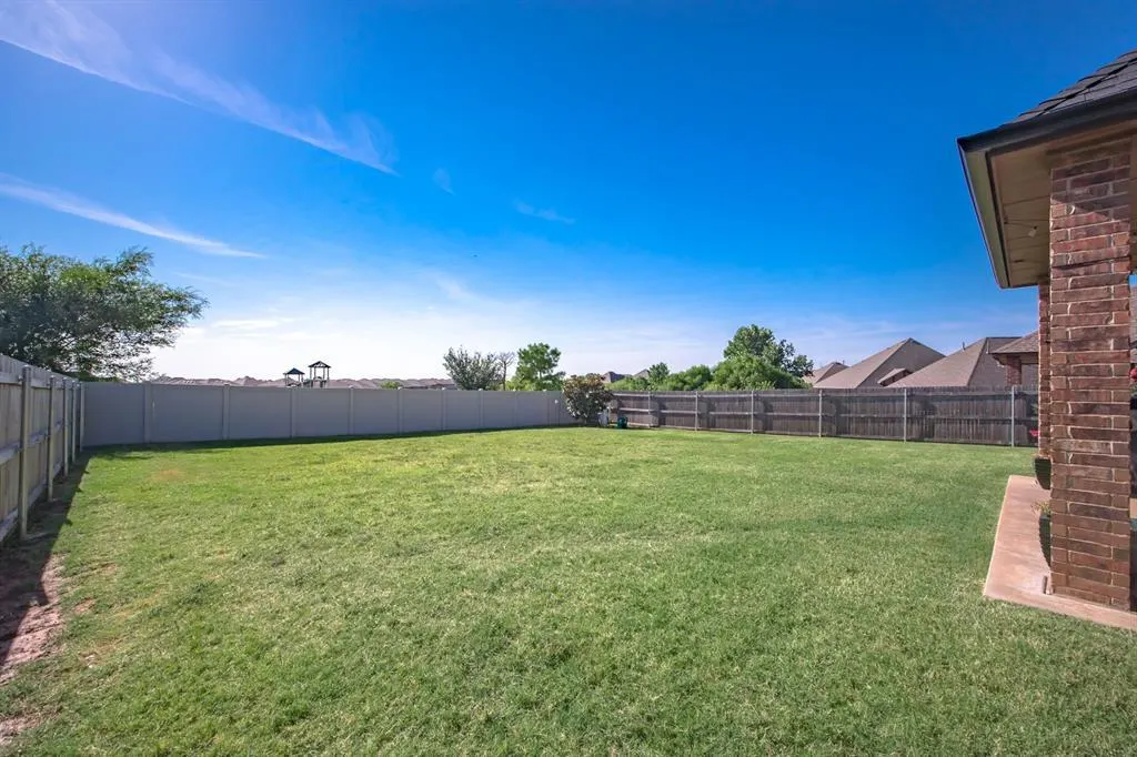Photo 27 — 18121 Haslemere Lane, Edmond, OK 73012