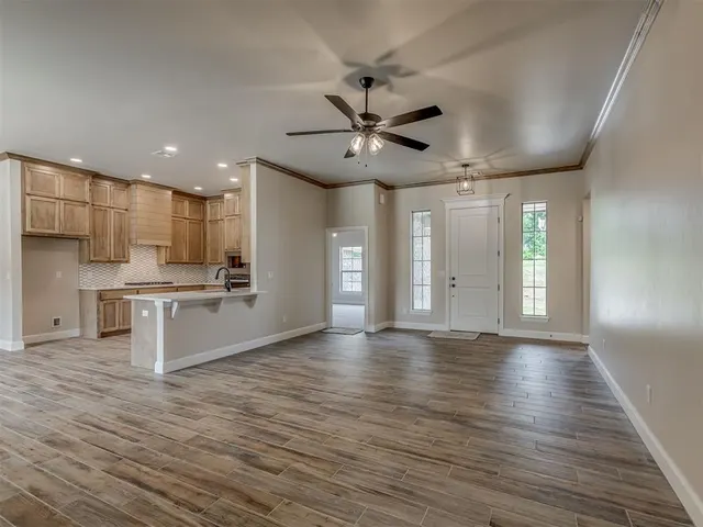 Photo 6 — 10200 Gentry Crossing, Oklahoma City, OK 73169