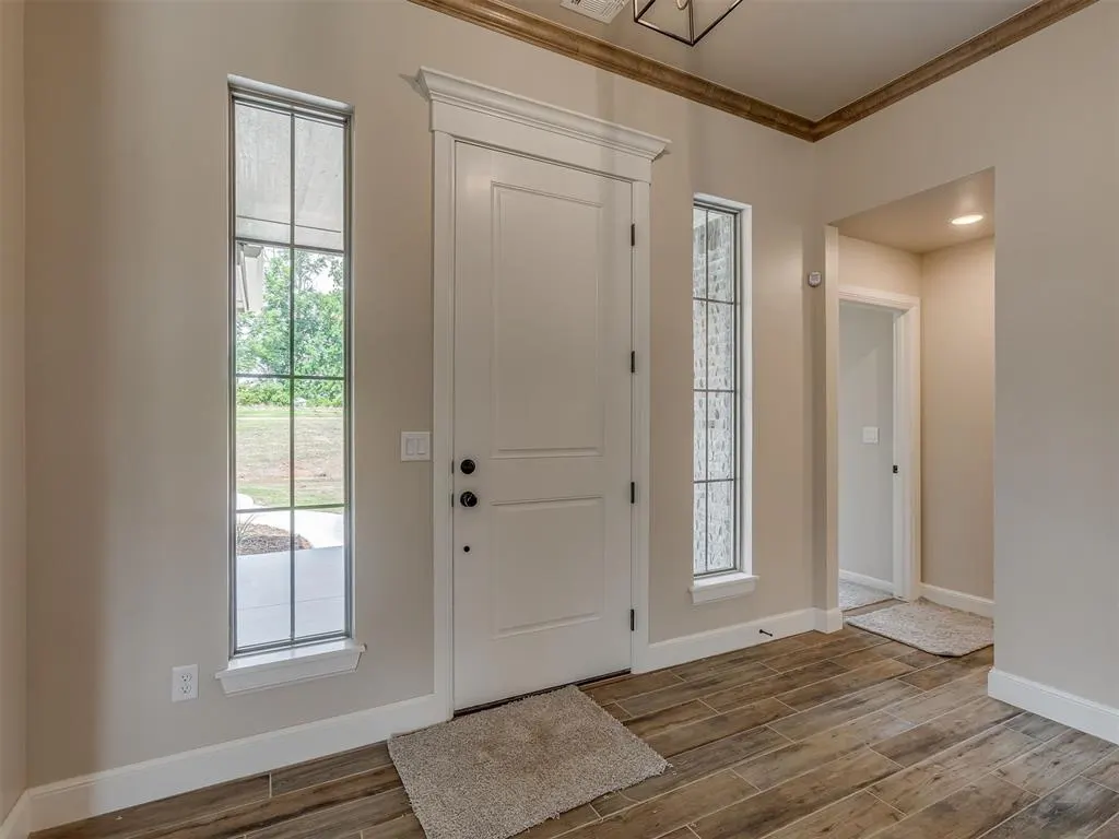 Photo 4 — 10200 Gentry Crossing, Oklahoma City, OK 73169