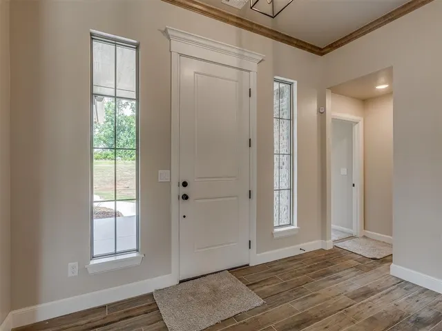 Photo 4 — 10200 Gentry Crossing, Oklahoma City, OK 73169