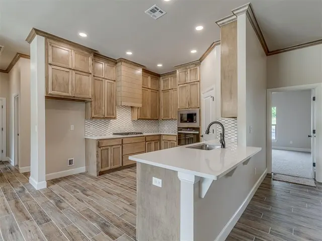 Photo 7 — 10200 Gentry Crossing, Oklahoma City, OK 73169