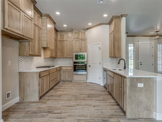 Photo 8 — 10200 Gentry Crossing, Oklahoma City, OK 73169