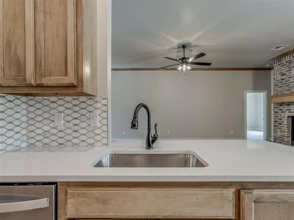 Photo 9 — 10200 Gentry Crossing, Oklahoma City, OK 73169