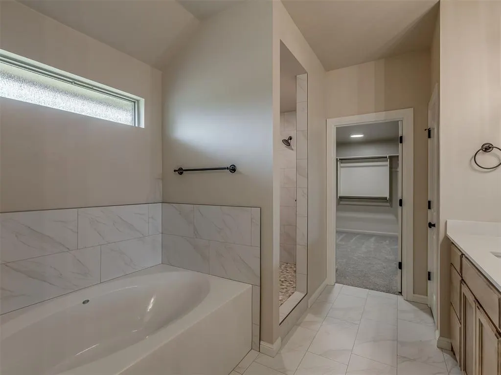 Photo 18 — 10200 Gentry Crossing, Oklahoma City, OK 73169
