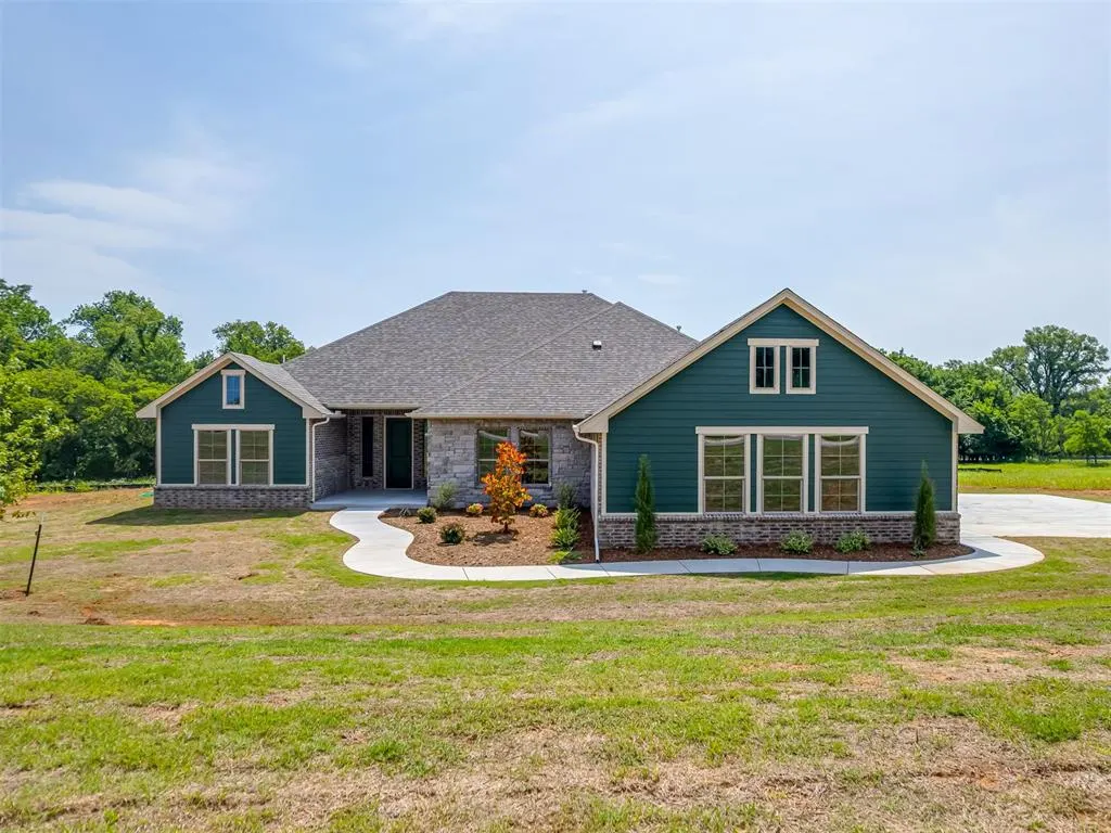 Front exterior — 10200 Gentry Crossing, Oklahoma City, OK 73169