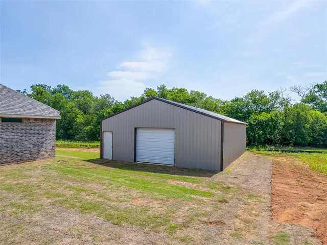 Photo 3 — 10200 Gentry Crossing, Oklahoma City, OK 73169
