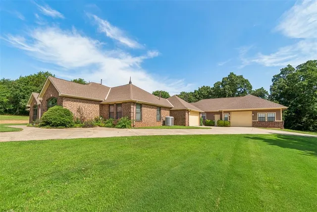Photo 5 — 515 Freedom Road, Edmond, OK 73025