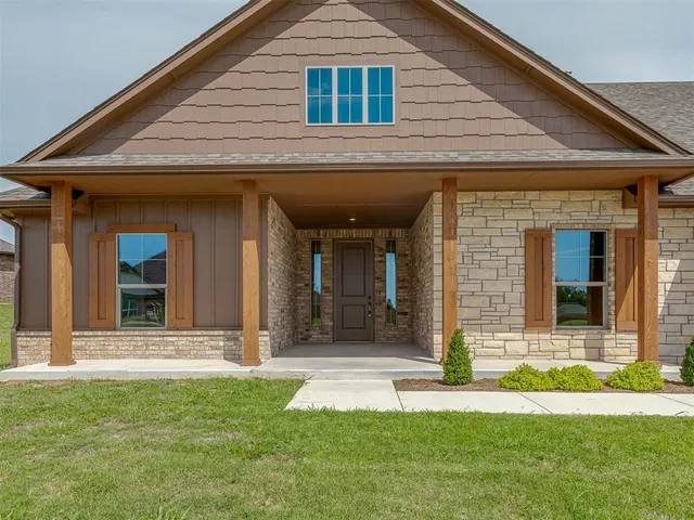 Front exterior — 10201 Baldwin Lane, Oklahoma City, OK 73169