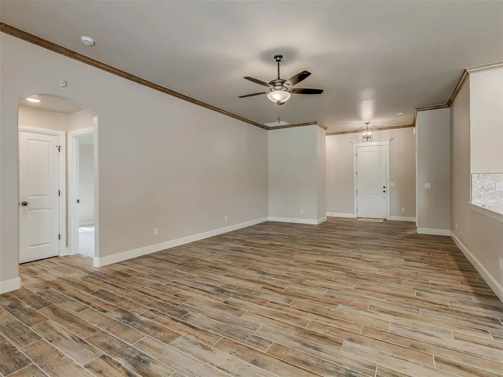 Photo 5 — 10016 Gentry Crossing, Oklahoma City, OK 73169