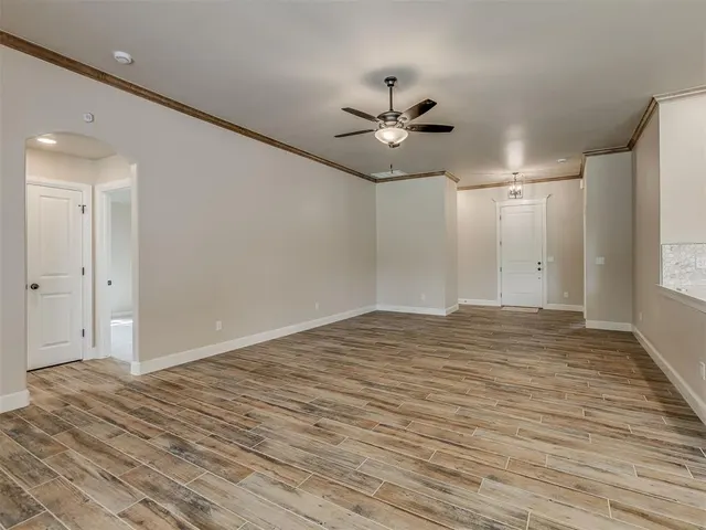 Photo 5 — 10016 Gentry Crossing, Oklahoma City, OK 73169