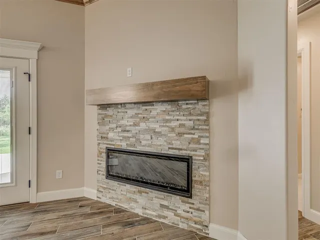 Photo 7 — 10016 Gentry Crossing, Oklahoma City, OK 73169