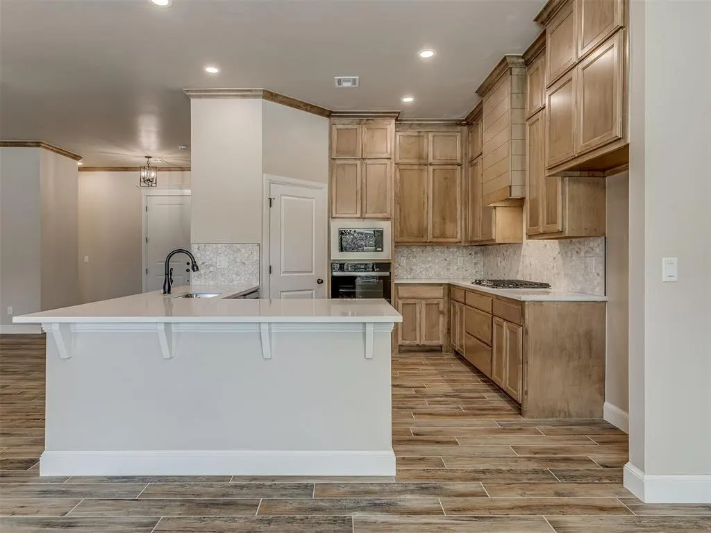 Photo 9 — 10016 Gentry Crossing, Oklahoma City, OK 73169