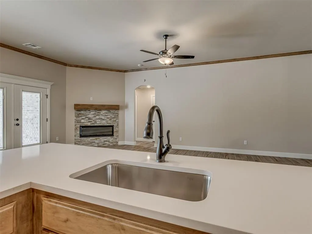 Photo 11 — 10016 Gentry Crossing, Oklahoma City, OK 73169