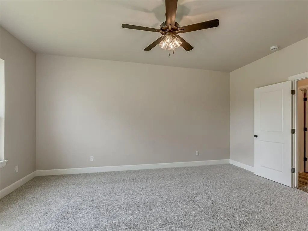 Photo 18 — 10016 Gentry Crossing, Oklahoma City, OK 73169