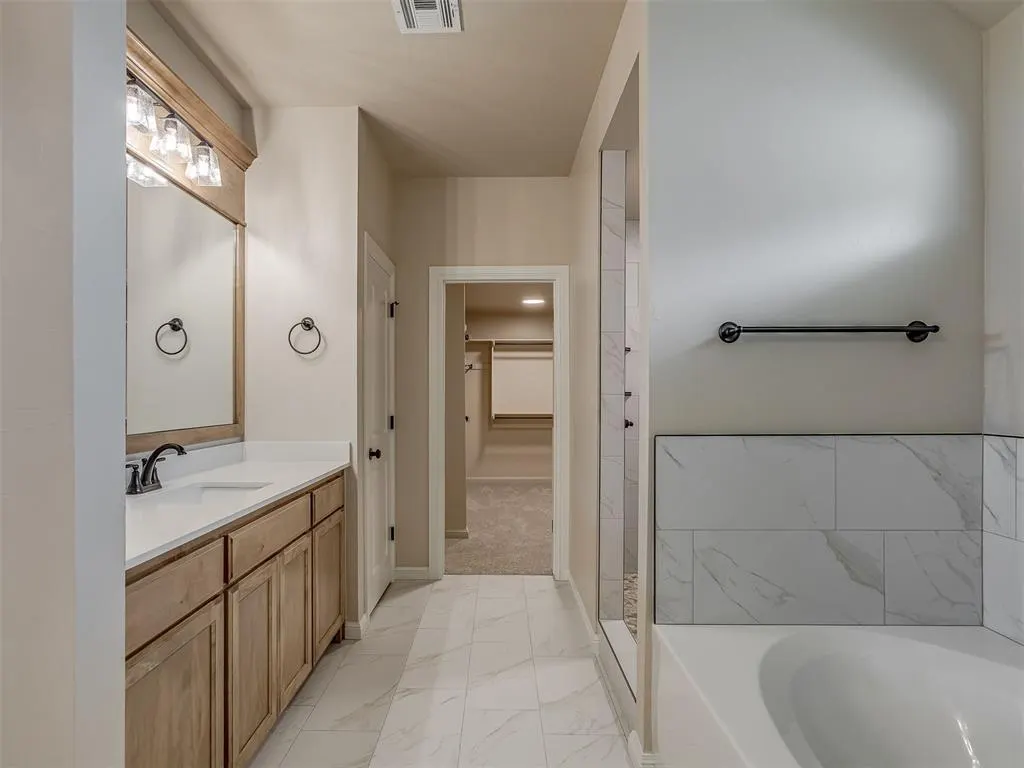 Photo 20 — 10016 Gentry Crossing, Oklahoma City, OK 73169