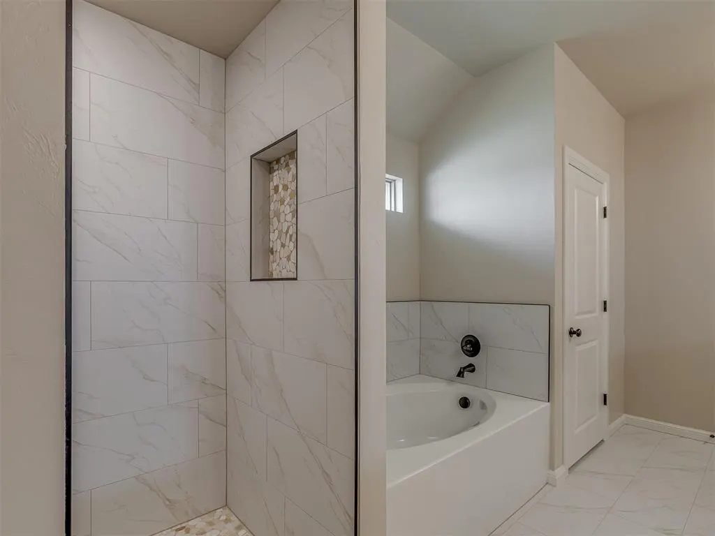 Photo 22 — 10016 Gentry Crossing, Oklahoma City, OK 73169