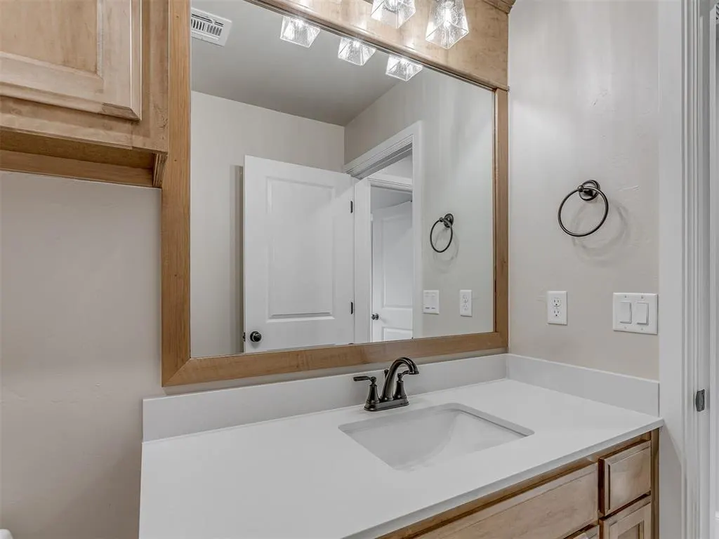 Photo 30 — 10016 Gentry Crossing, Oklahoma City, OK 73169