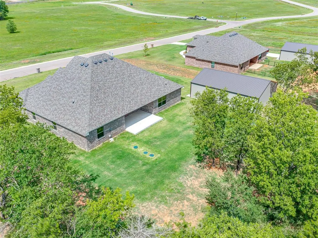 Photo 2 — 10016 Gentry Crossing, Oklahoma City, OK 73169