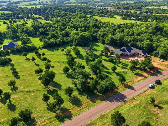 Photo 3 — 30392 Mesquite Way, Norman, OK 73072