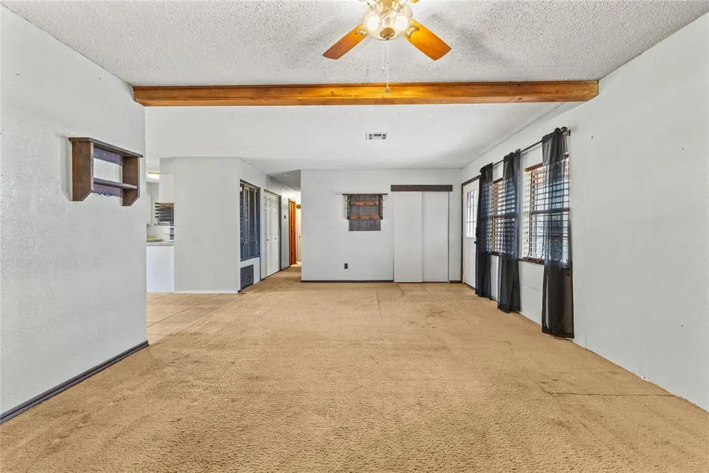 Photo 4 — 621 S 28th Street, Clinton, OK 73601
