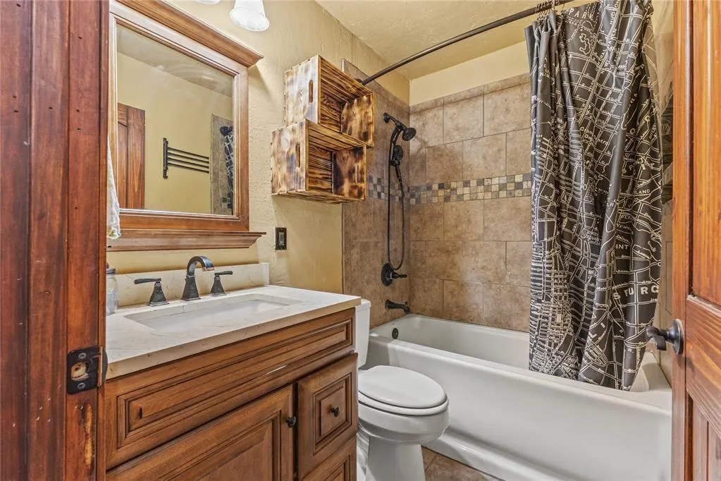 Photo 15 — 621 S 28th Street, Clinton, OK 73601