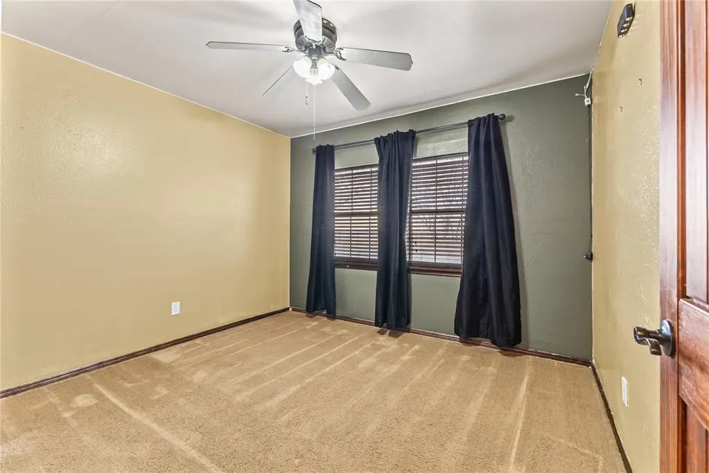 Photo 16 — 621 S 28th Street, Clinton, OK 73601
