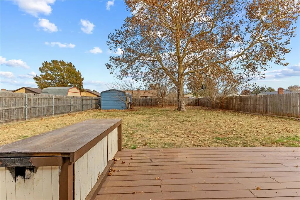 Photo 20 — 621 S 28th Street, Clinton, OK 73601