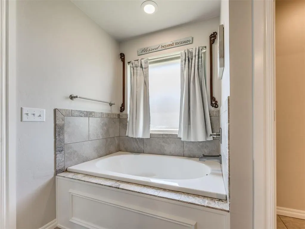 Photo 20 — 9565 Blue Bonnet Boulevard, Edmond, OK 73025