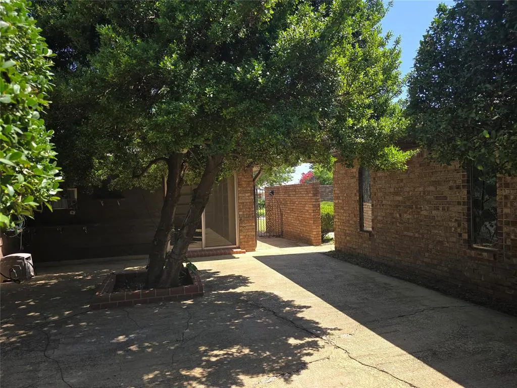 Photo 4 — 1324 SW 72nd Street, Oklahoma City, OK 73159