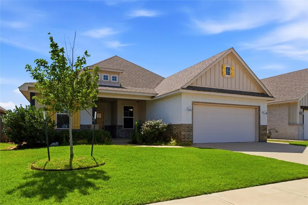 Photo 2 — 2912 Wild Rose Lane, Yukon, OK 73099
