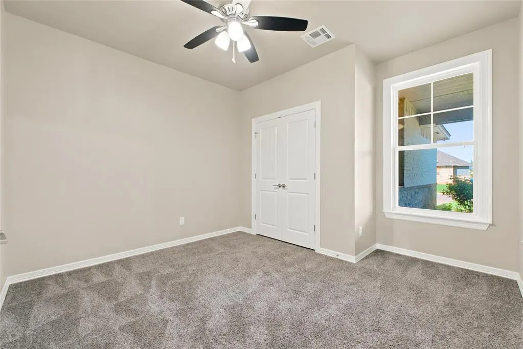 Photo 8 — 2912 Wild Rose Lane, Yukon, OK 73099