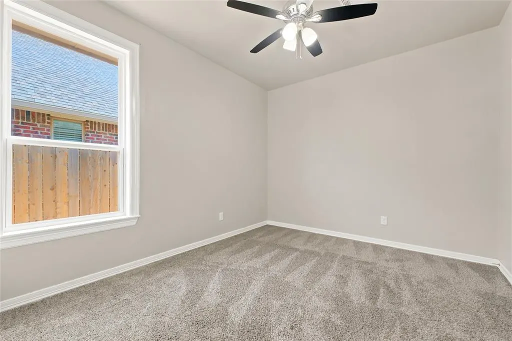 Photo 9 — 2912 Wild Rose Lane, Yukon, OK 73099