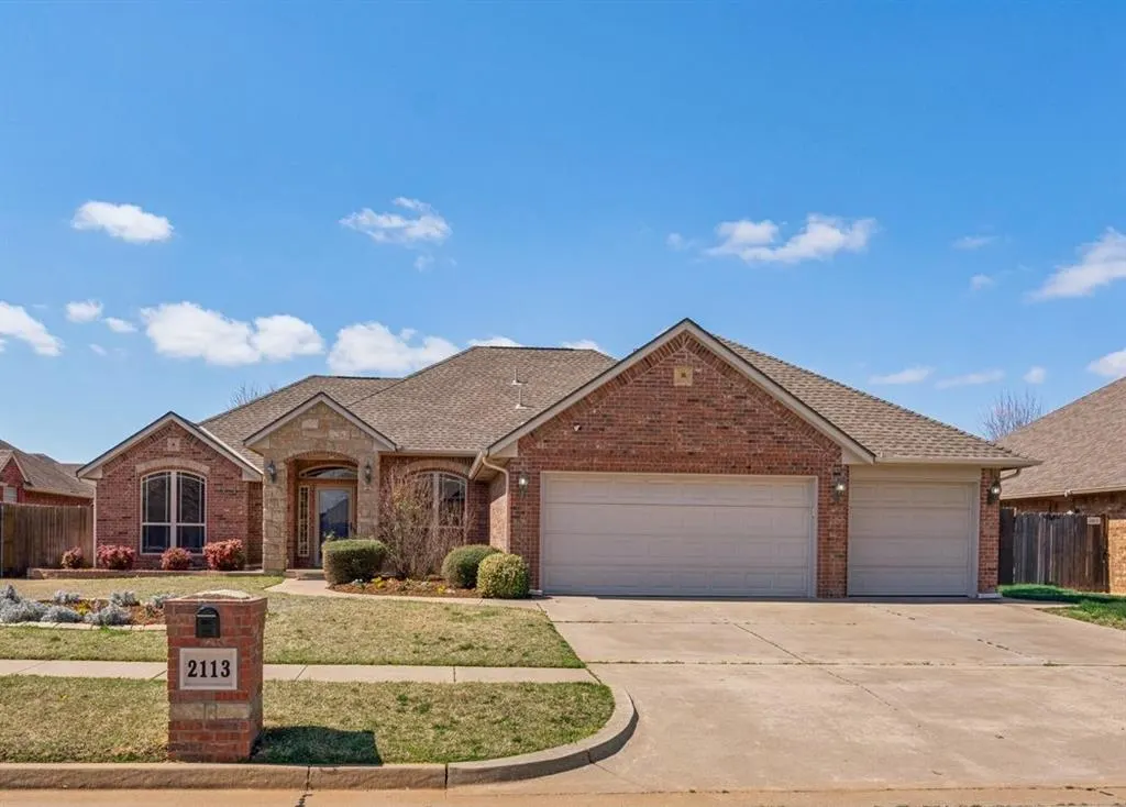 Front exterior — 2113 Mulberry Creek Avenue, Yukon, OK 73099