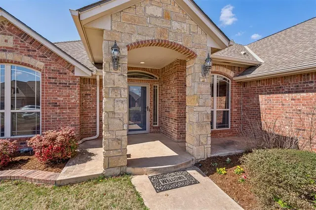 Photo 4 — 2113 Mulberry Creek Avenue, Yukon, OK 73099