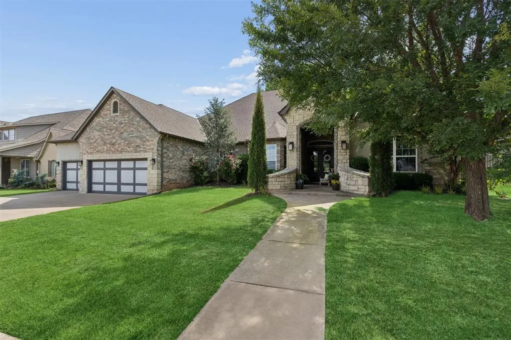 Photo 3 — 10404 Cherrywood Drive, Oklahoma City, OK 73151