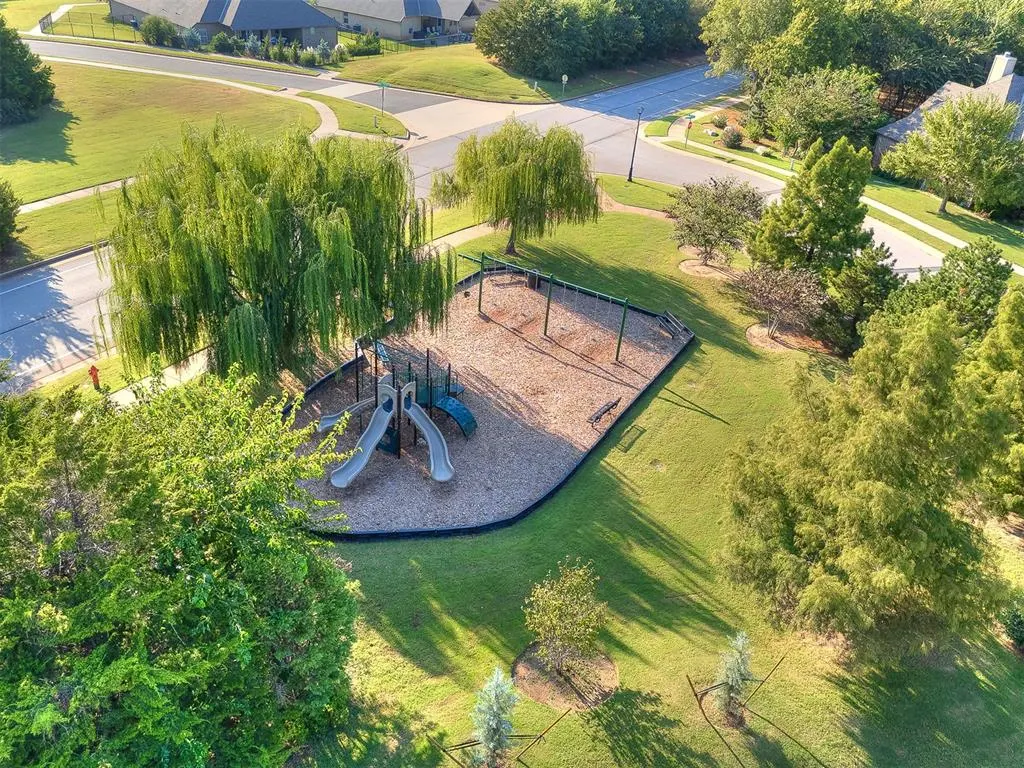 Photo 33 — 10404 Cherrywood Drive, Oklahoma City, OK 73151