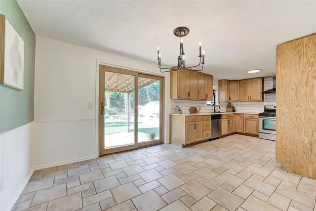 Photo 6 — 1112 Lapwing Road, Edmond, OK 73003