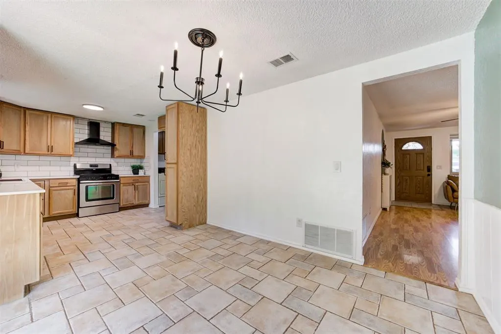 Photo 8 — 1112 Lapwing Road, Edmond, OK 73003