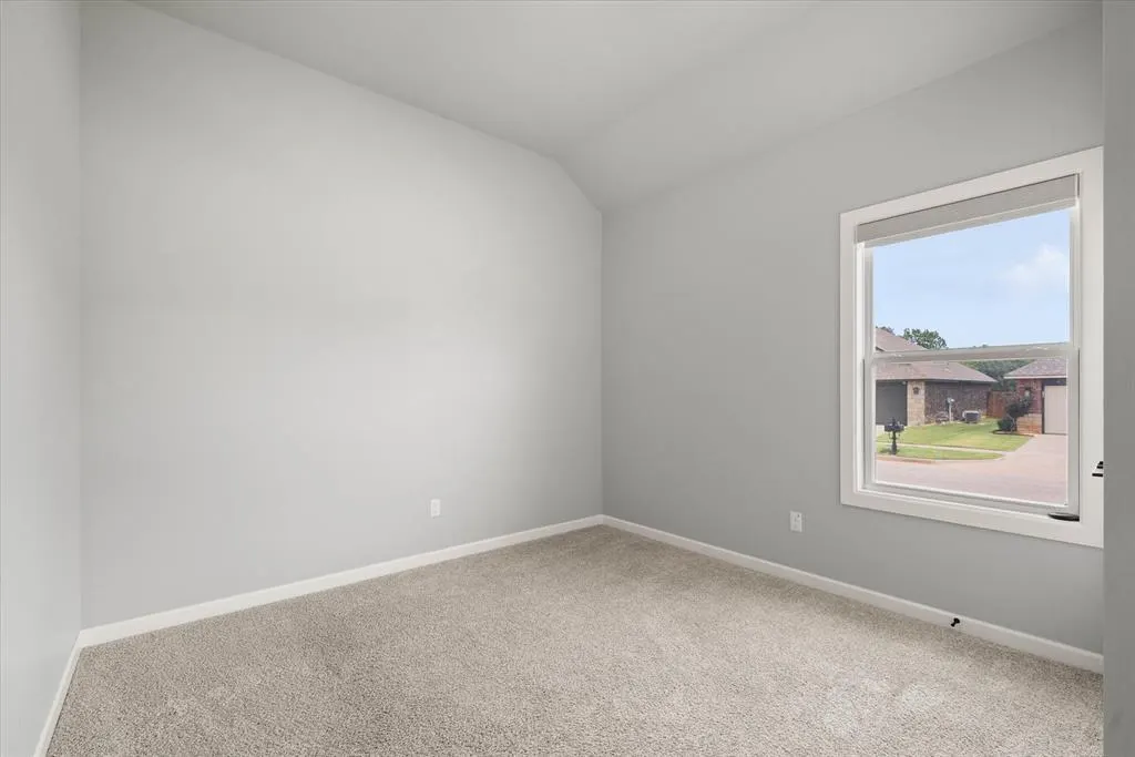 Photo 28 — 6301 NW 159th Street, Edmond, OK 73013