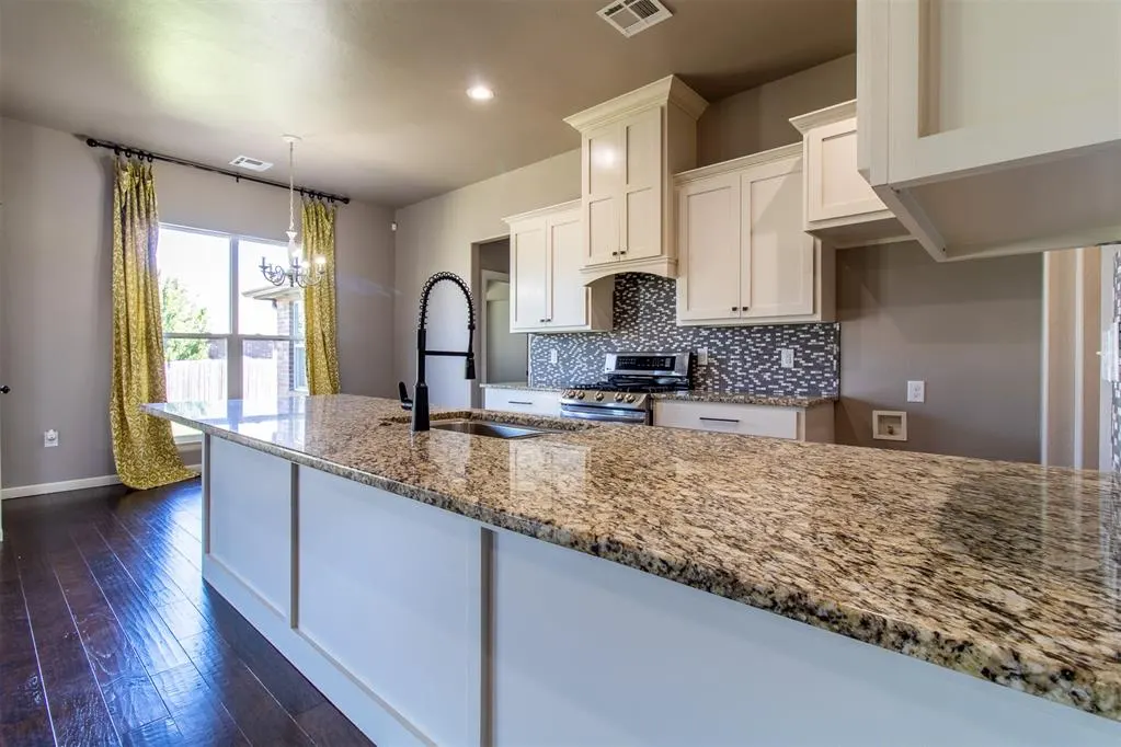 Photo 10 — 3903 Catalina Court, Norman, OK 73072