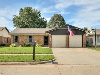 Sold home at 740 W Elder Drive