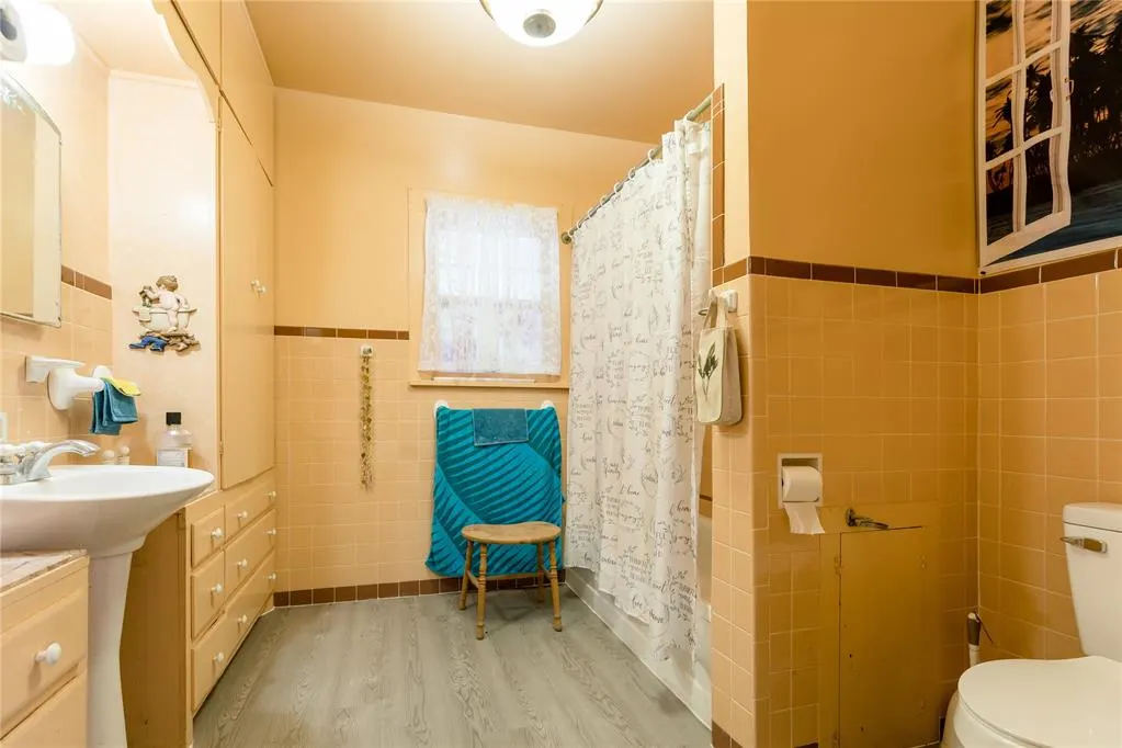 Photo 17 — 521 S Evans Avenue, Leedey, OK 73654