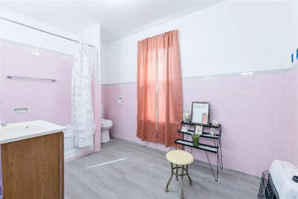 Photo 20 — 521 S Evans Avenue, Leedey, OK 73654