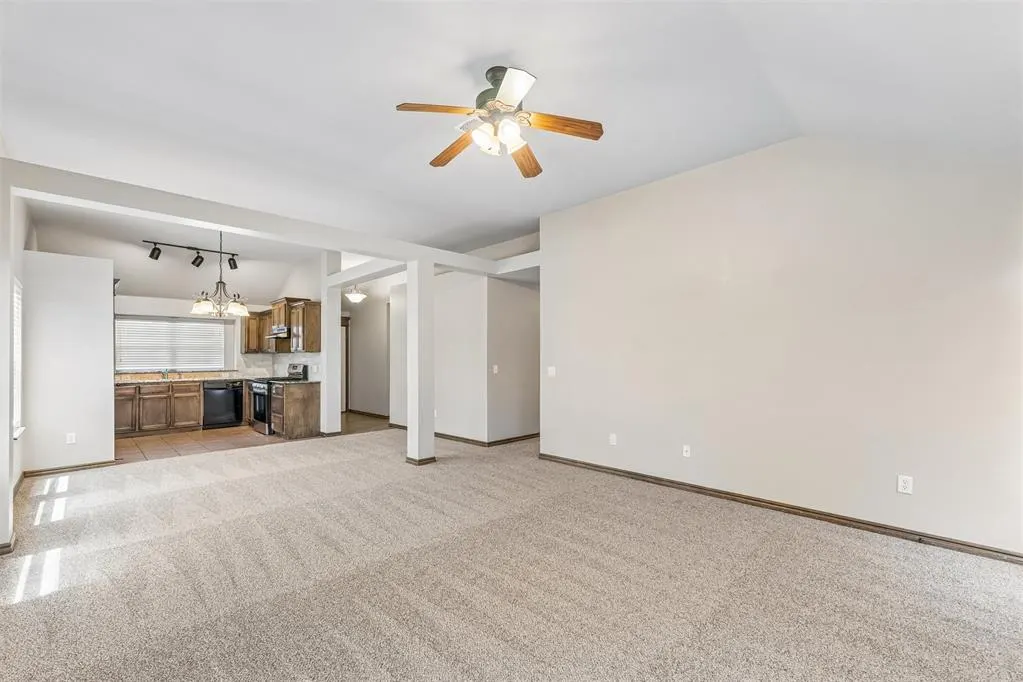 Photo 6 — 18301 Agua Drive, Edmond, OK 73012