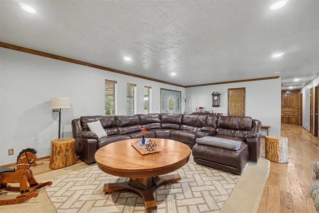 Photo 8 — 121 W Tahoe Drive, Cordell, OK 73632