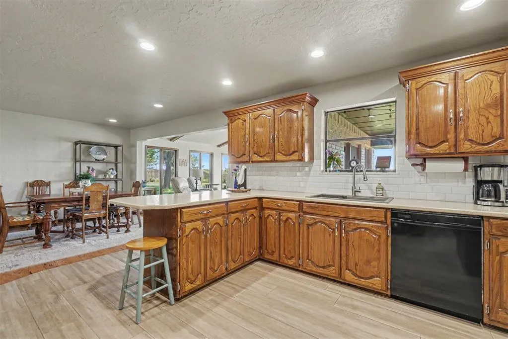 Photo 13 — 121 W Tahoe Drive, Cordell, OK 73632