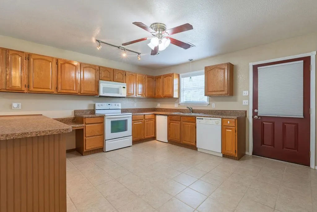 Photo 33 — 37709 Garretts Lake Road, Shawnee, OK 74804