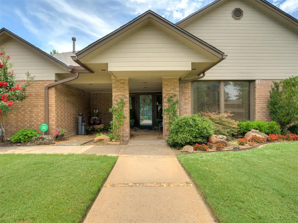 Photo 3 — 10913 Abbeywood, Oklahoma City, OK 73170