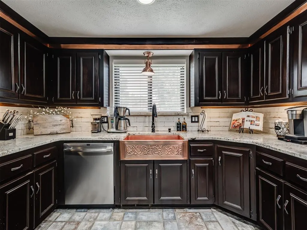 Photo 15 — 10913 Abbeywood, Oklahoma City, OK 73170